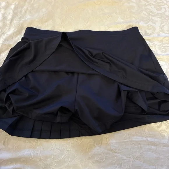 Fila Women’s Tennis Skirt/Top Outfit - 3 Piece Set - Red White and Navy Blue - Picture 8 of 8